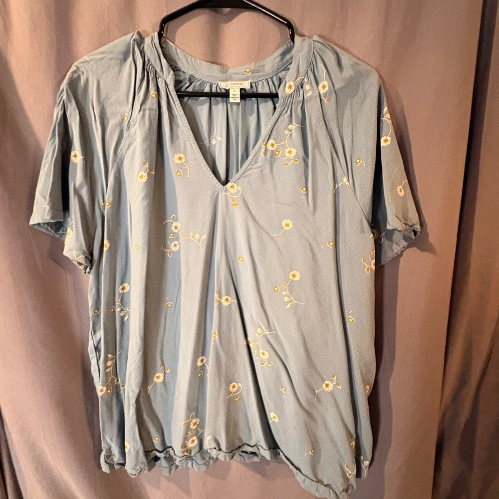 Susina Light Blue Floral V-Neck Short Sleeve Blouse L Pullover Casual
